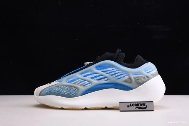 YEEZY GLOW 700 ADIDAS DARK IN THE V3 G54850 0818